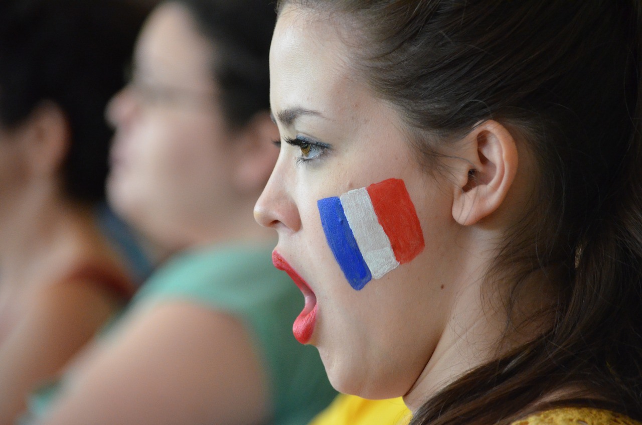 12 подкастов для изучения французского языка